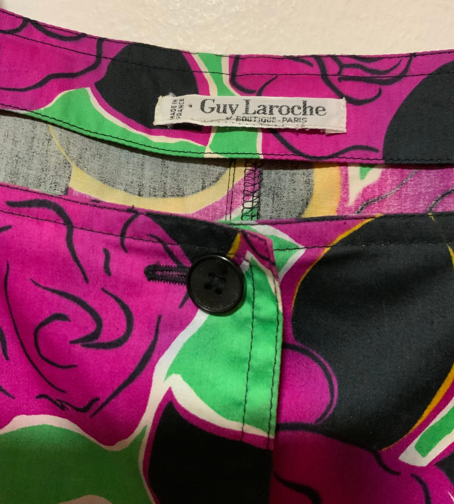 Sublime Top boutonné Guy Laroche Vintage A fleurs 1980