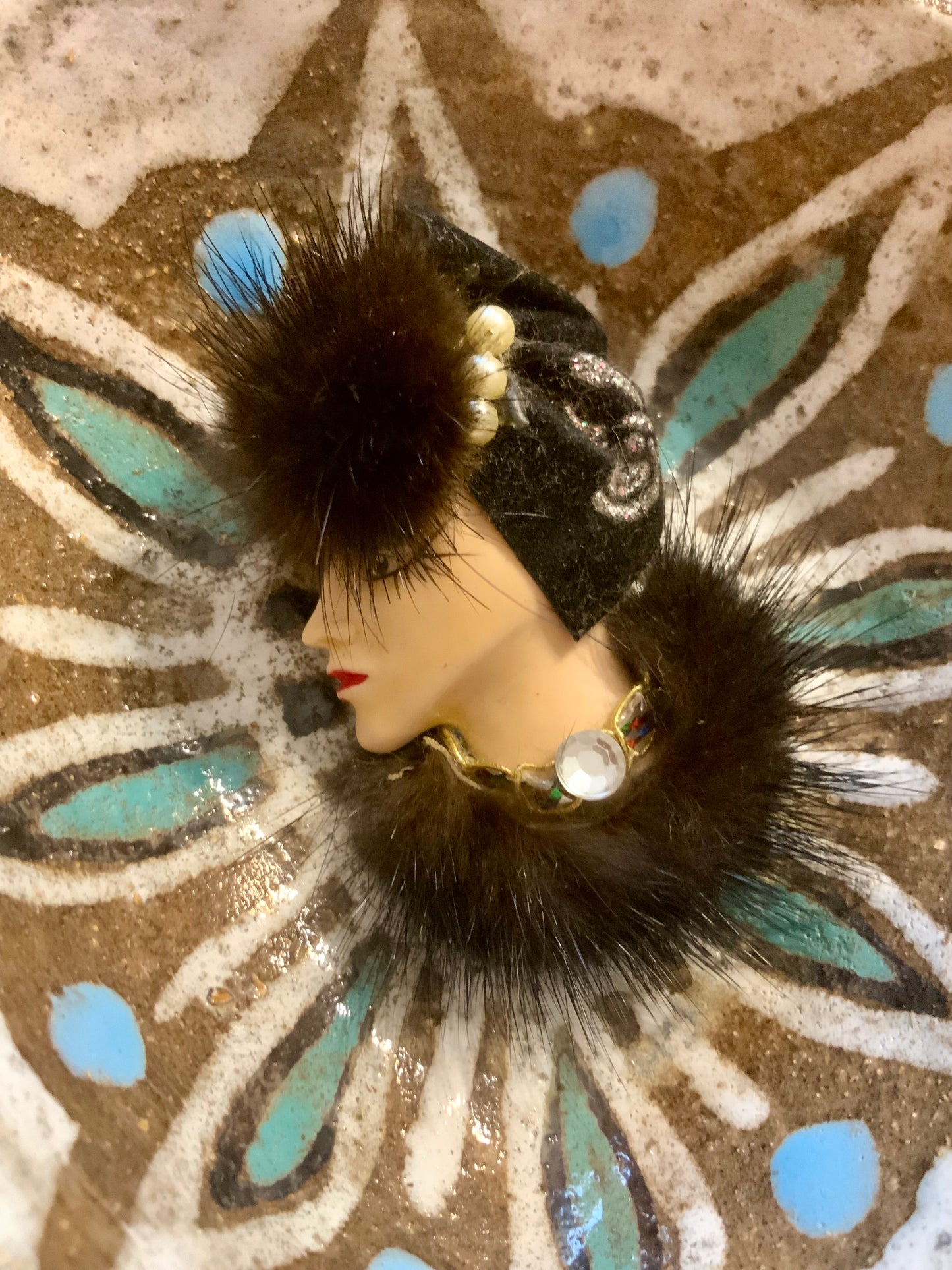 Broche tête de femme Vintage 1980