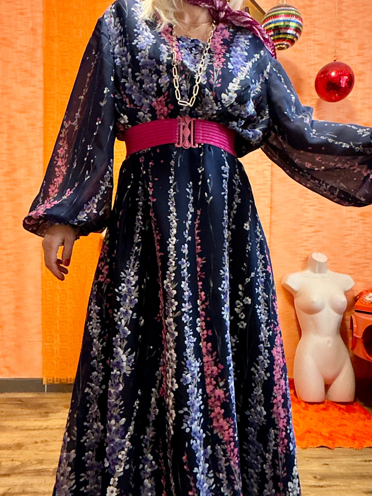 Robe Longue Tergal Mousseline à Fleurs Creation Vintage 1970- T46maxi.