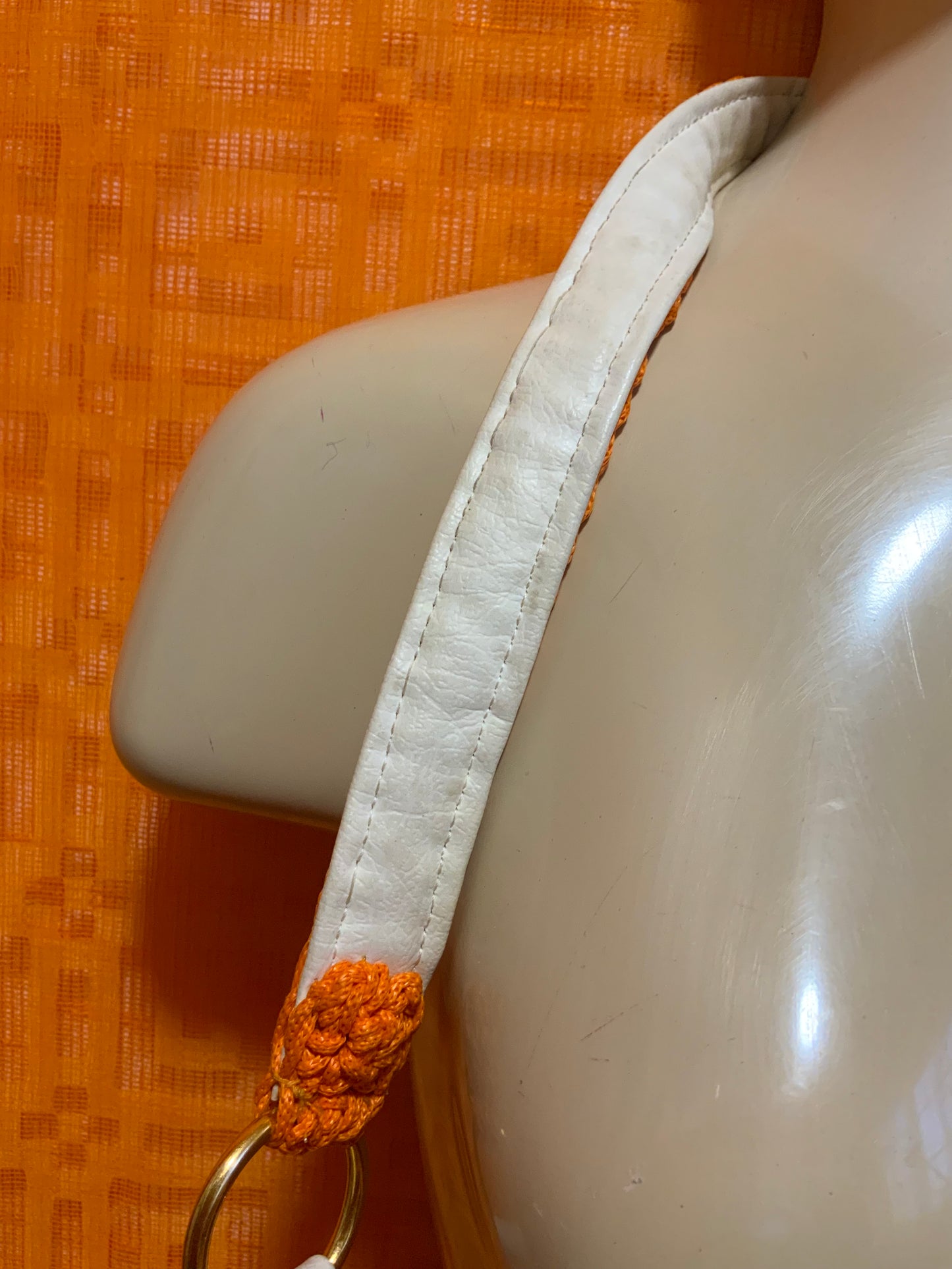 Sublime Sac Orange et cuir blanc Fait Main Italie 1970-