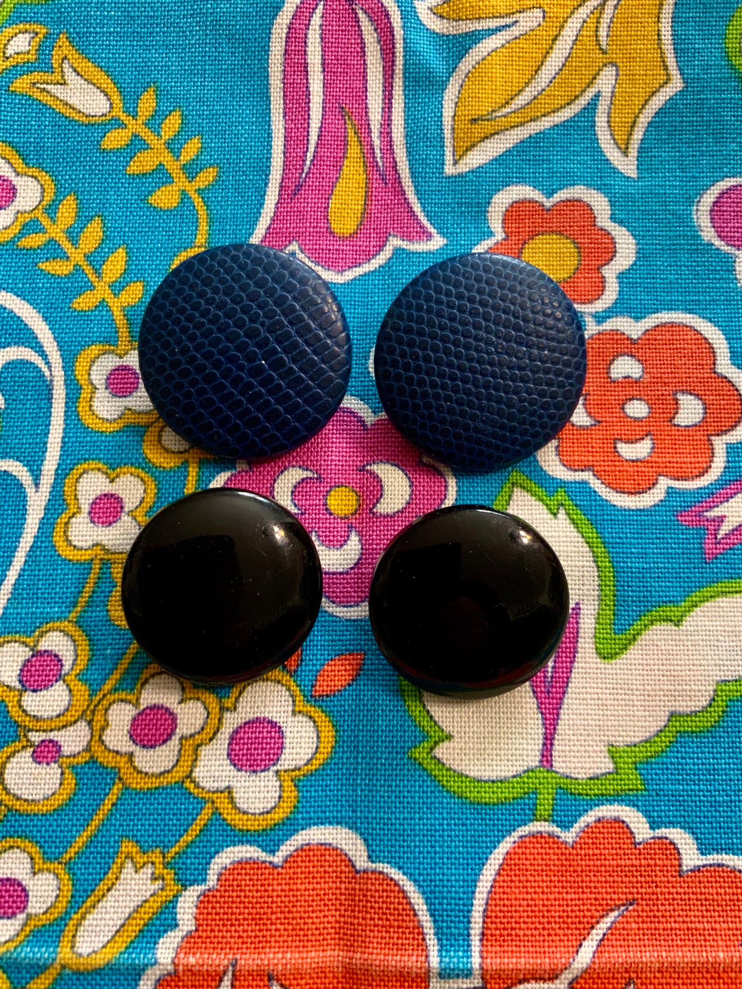 Lot 2 boucles d’oreilles Pastilles Vintage 1980