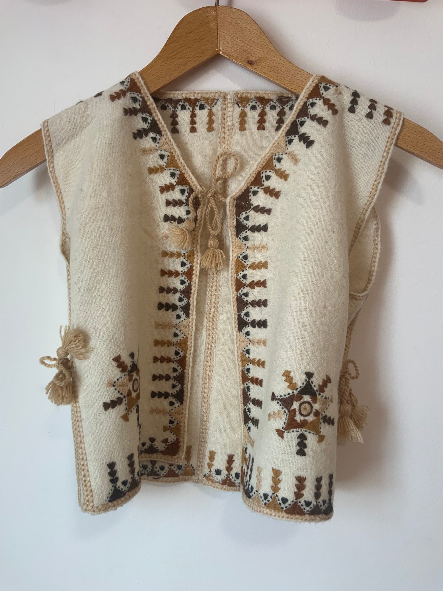 Gilet court Laine broderies Vintage T38