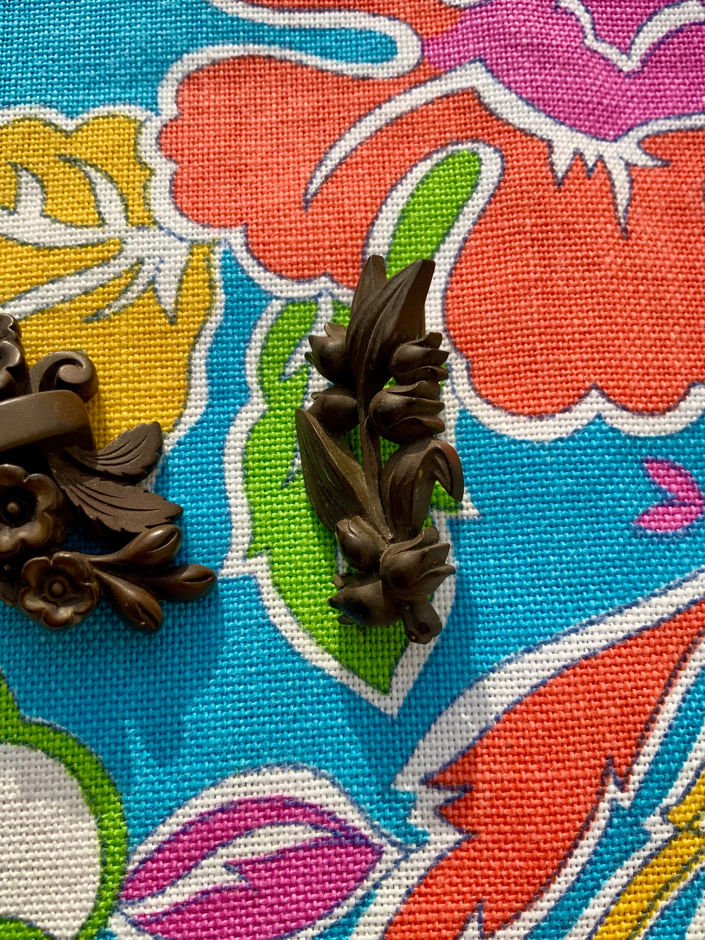 2 broches Fleurs Anciennes Bakélite Vintage Années 30