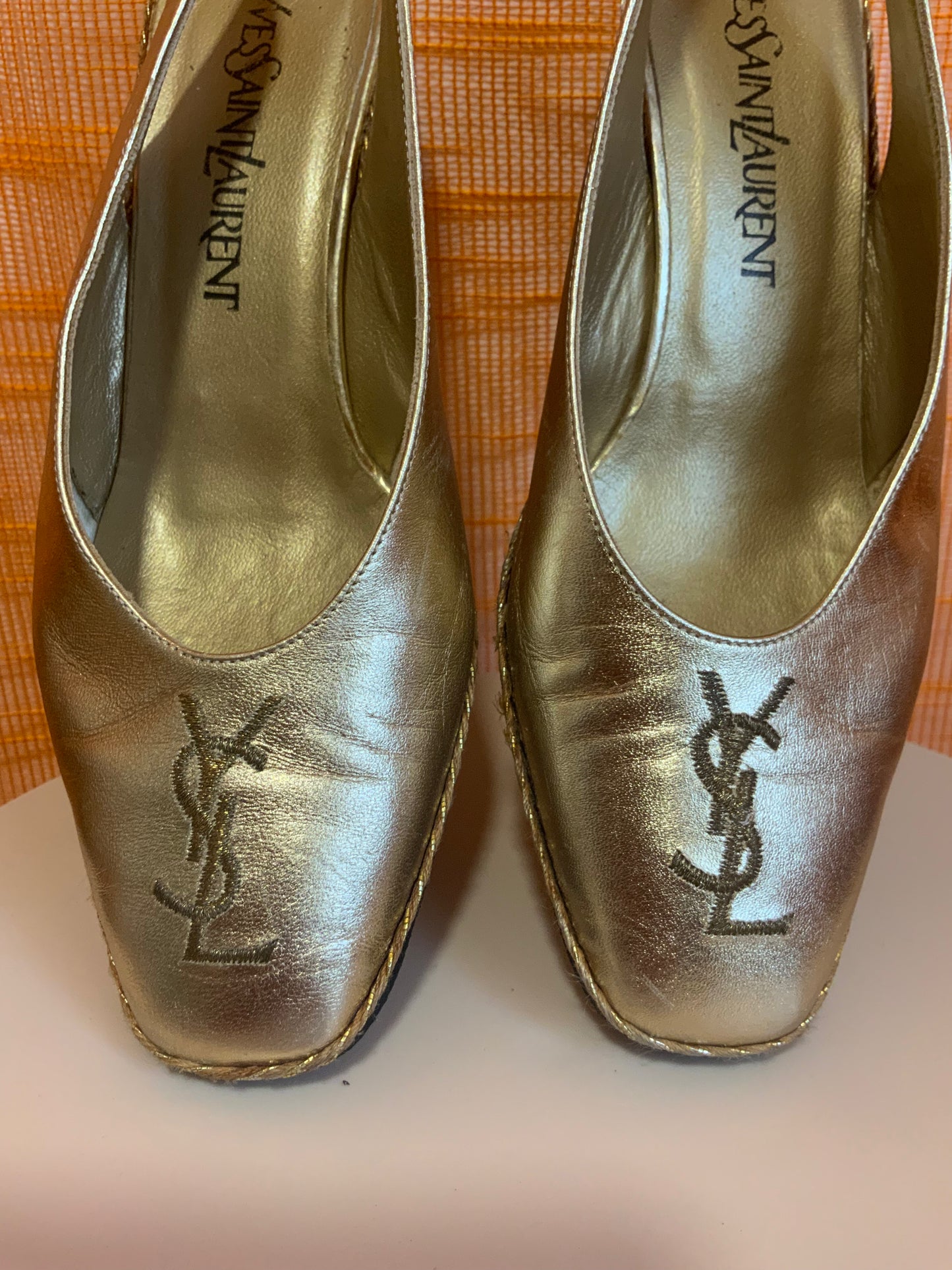 Escarpins compensés dorés Yves Saint Laurent Vintage- T37