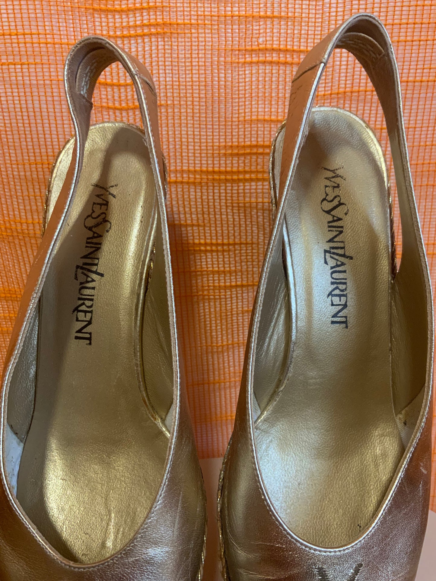 Escarpins compensés dorés Yves Saint Laurent Vintage- T37