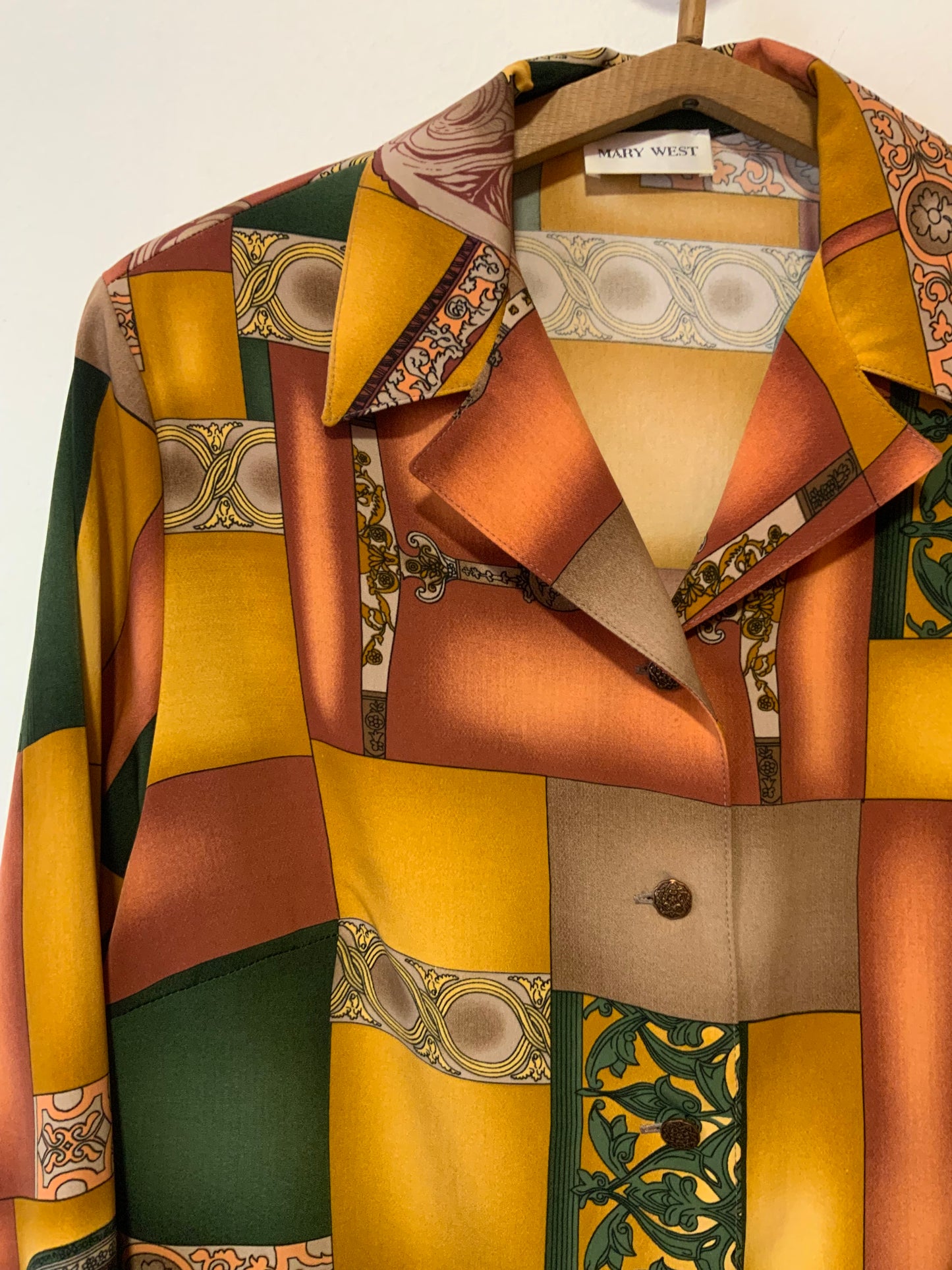 Chemisier Motifs Élégance Vintage 1980 avec Epaulettes