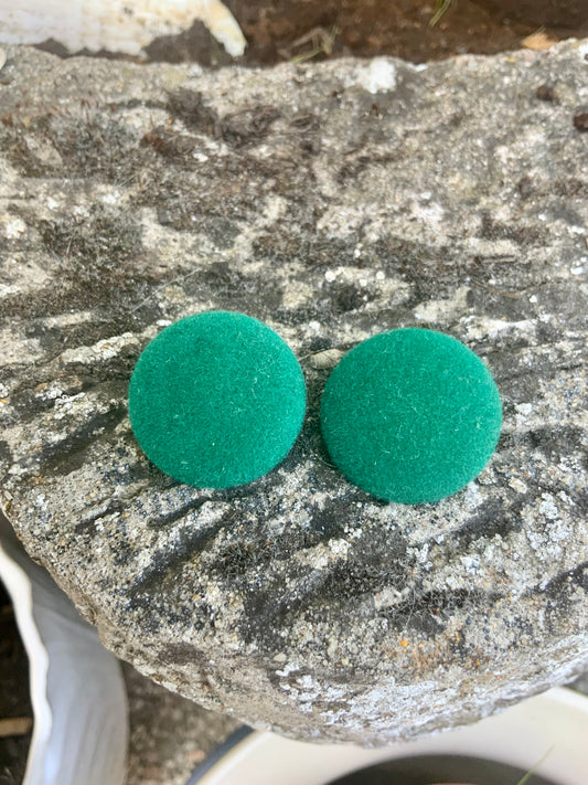 Boucles d’oreilles rondes velours vert Vintage Élégance