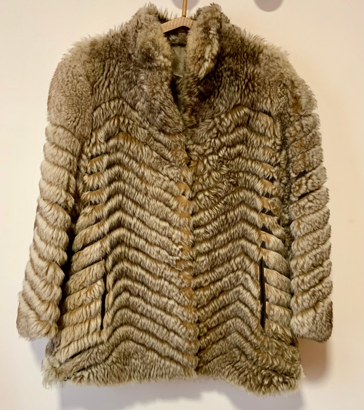 Manteau Fourrure synthétique Création faite à la main Vintage 1970