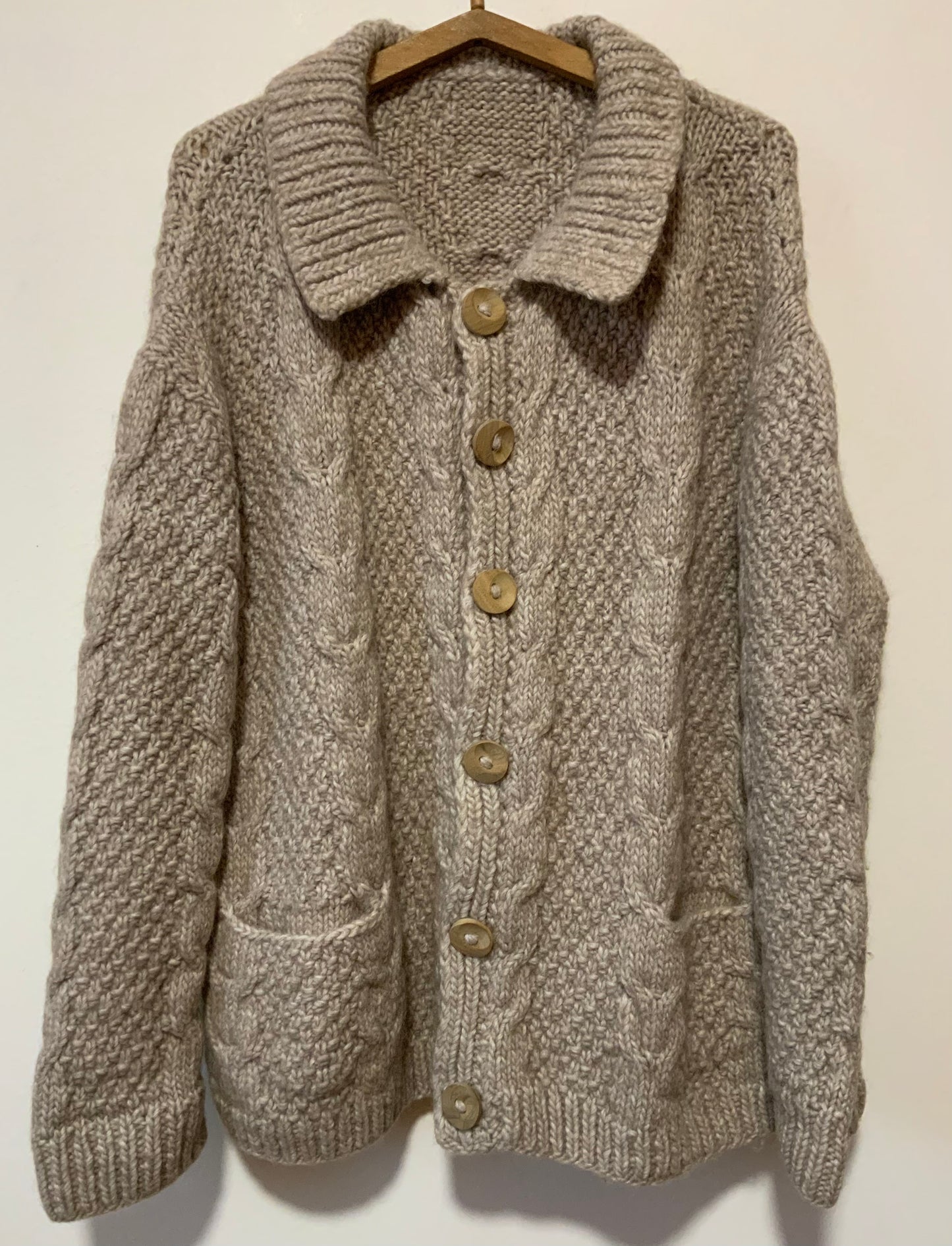 Gros gilet Laine tricot torsades main façon irlandais boutons bois Vintage Hiver