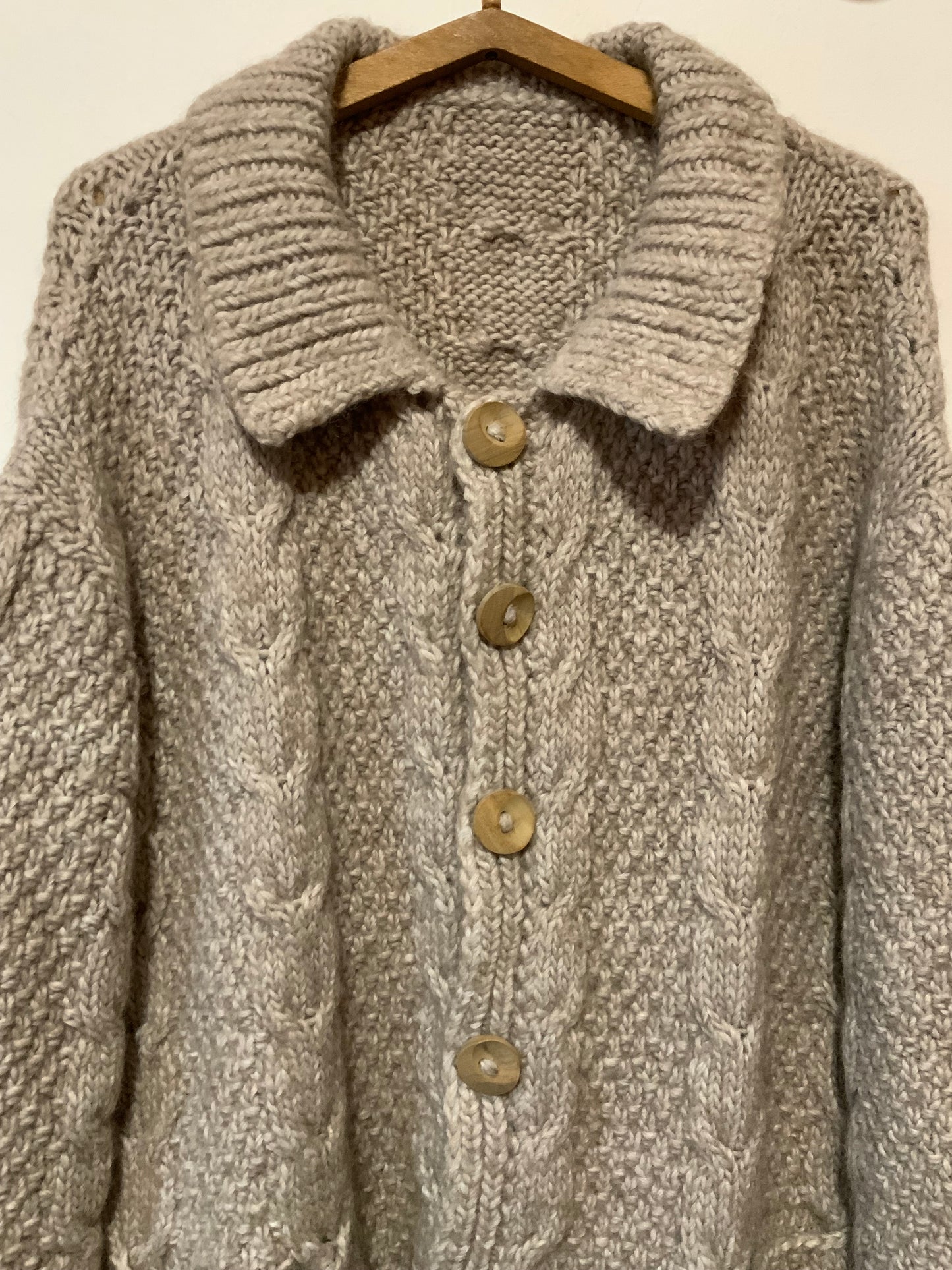 Gros gilet Laine tricot torsades main façon irlandais boutons bois Vintage Hiver