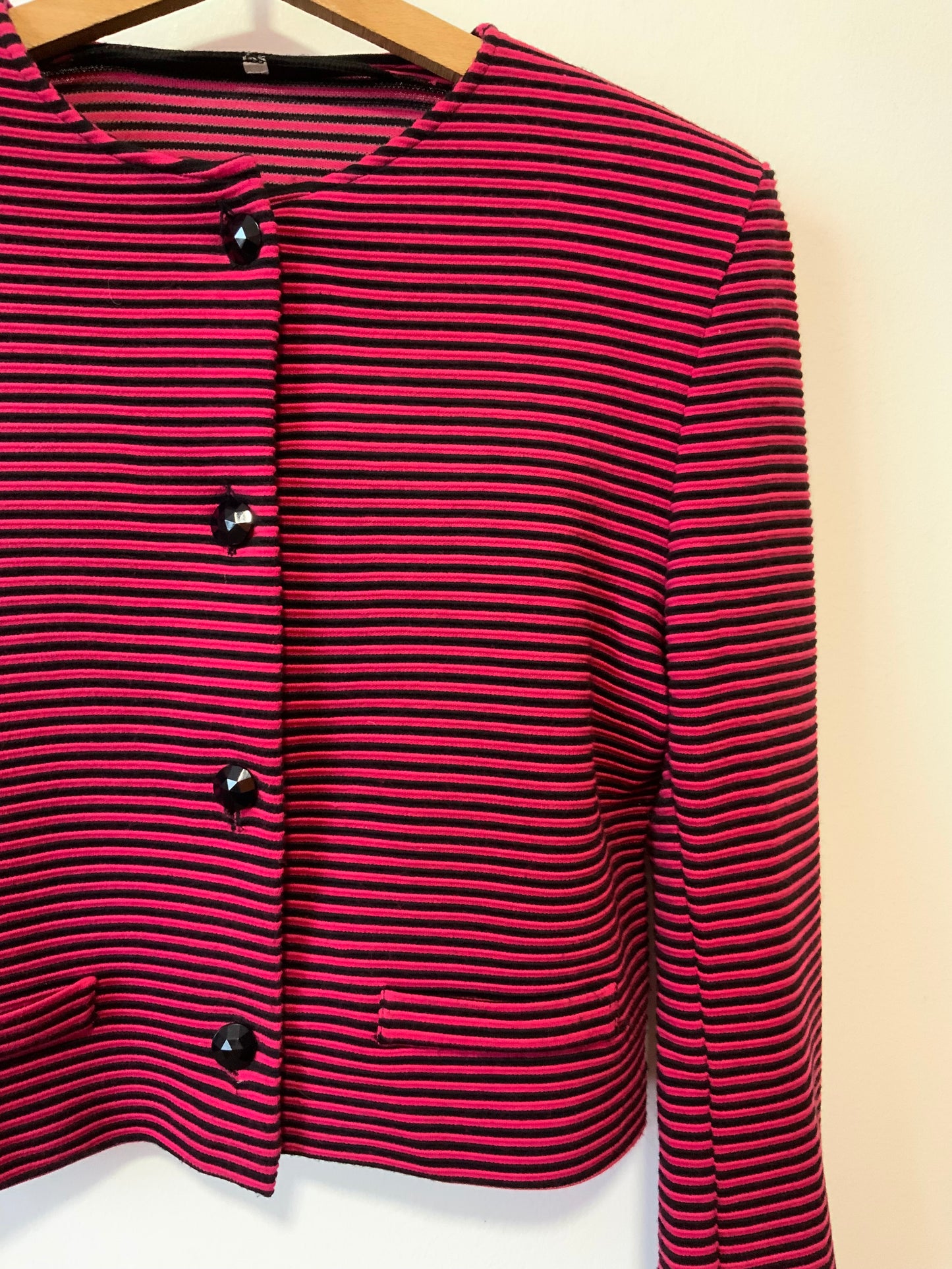 Très beau gilet sweat à rayures et larges épaulettes Vintage 1980