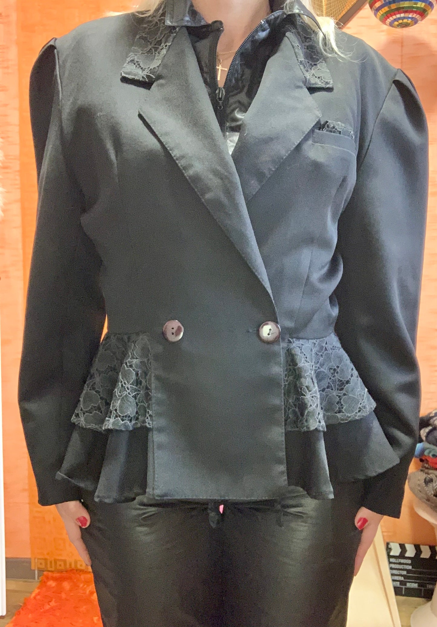Veste cintrée croisée Epaules volume et dentelle Vintage 1990 Pure Forme