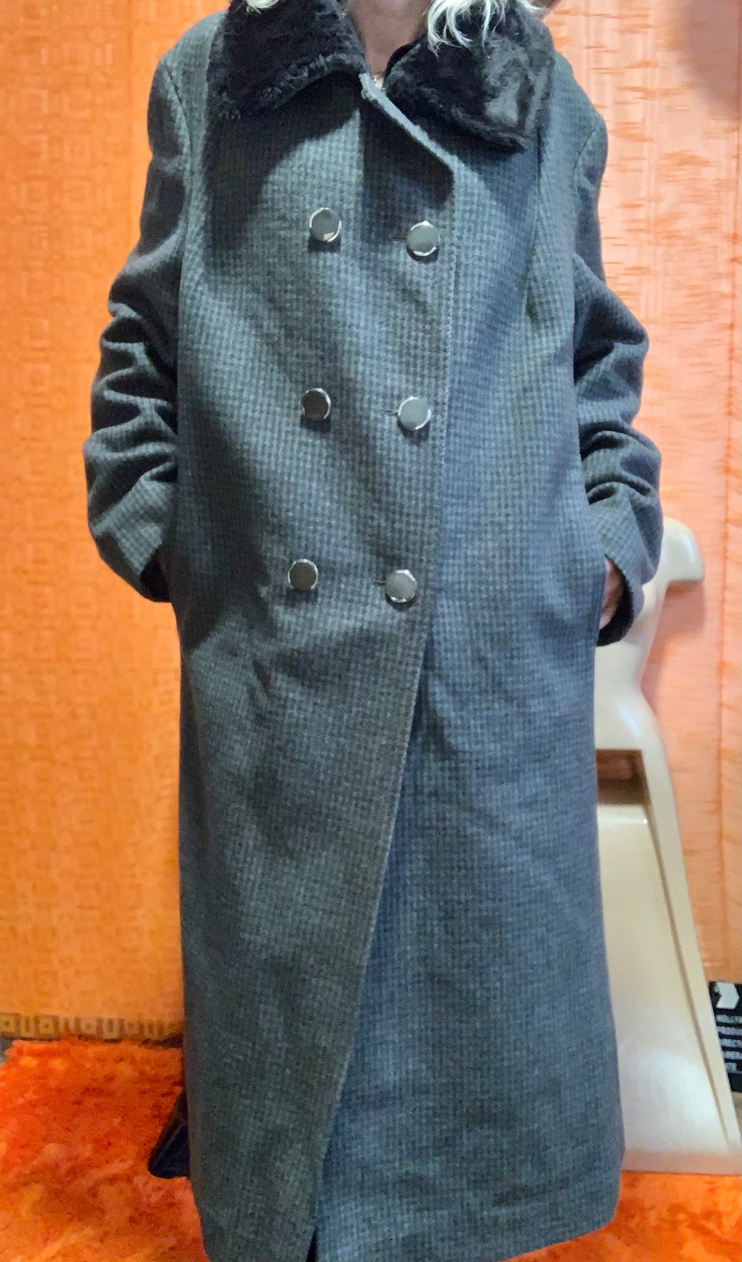 Superbe et grand manteau Laine à carreaux Vert Vintage France Col Fourrure synthétique