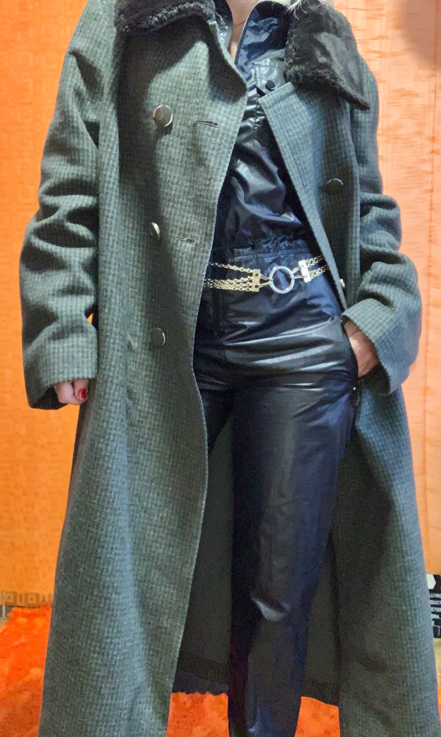 Superbe et grand manteau Laine à carreaux Vert Vintage France Col Fourrure synthétique