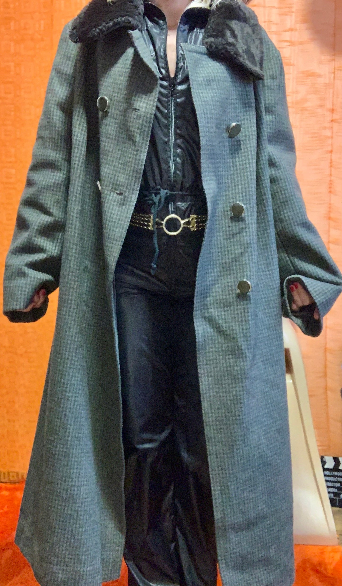 Superbe et grand manteau Laine à carreaux Vert Vintage France Col Fourrure synthétique