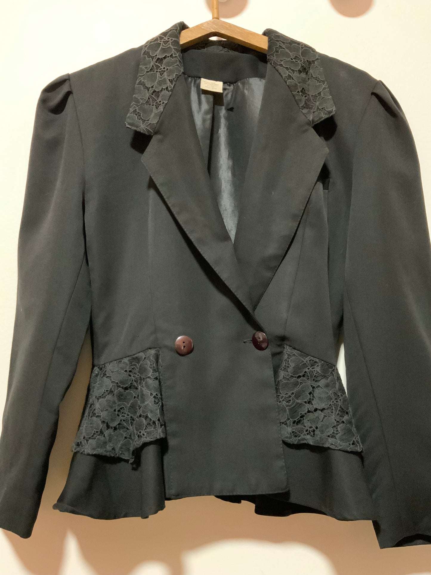 Veste cintrée croisée Epaules volume et dentelle Vintage 1990 Pure Forme