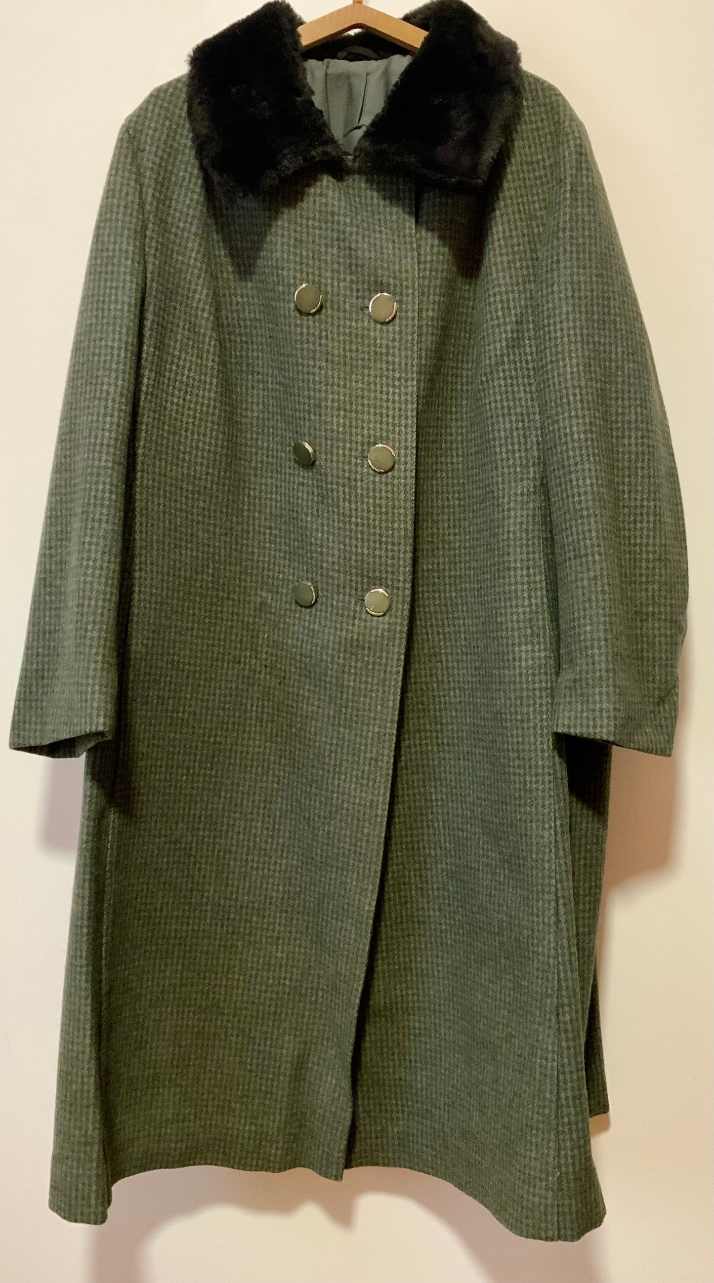 Superbe et grand manteau Laine à carreaux Vert Vintage France Col Fourrure synthétique