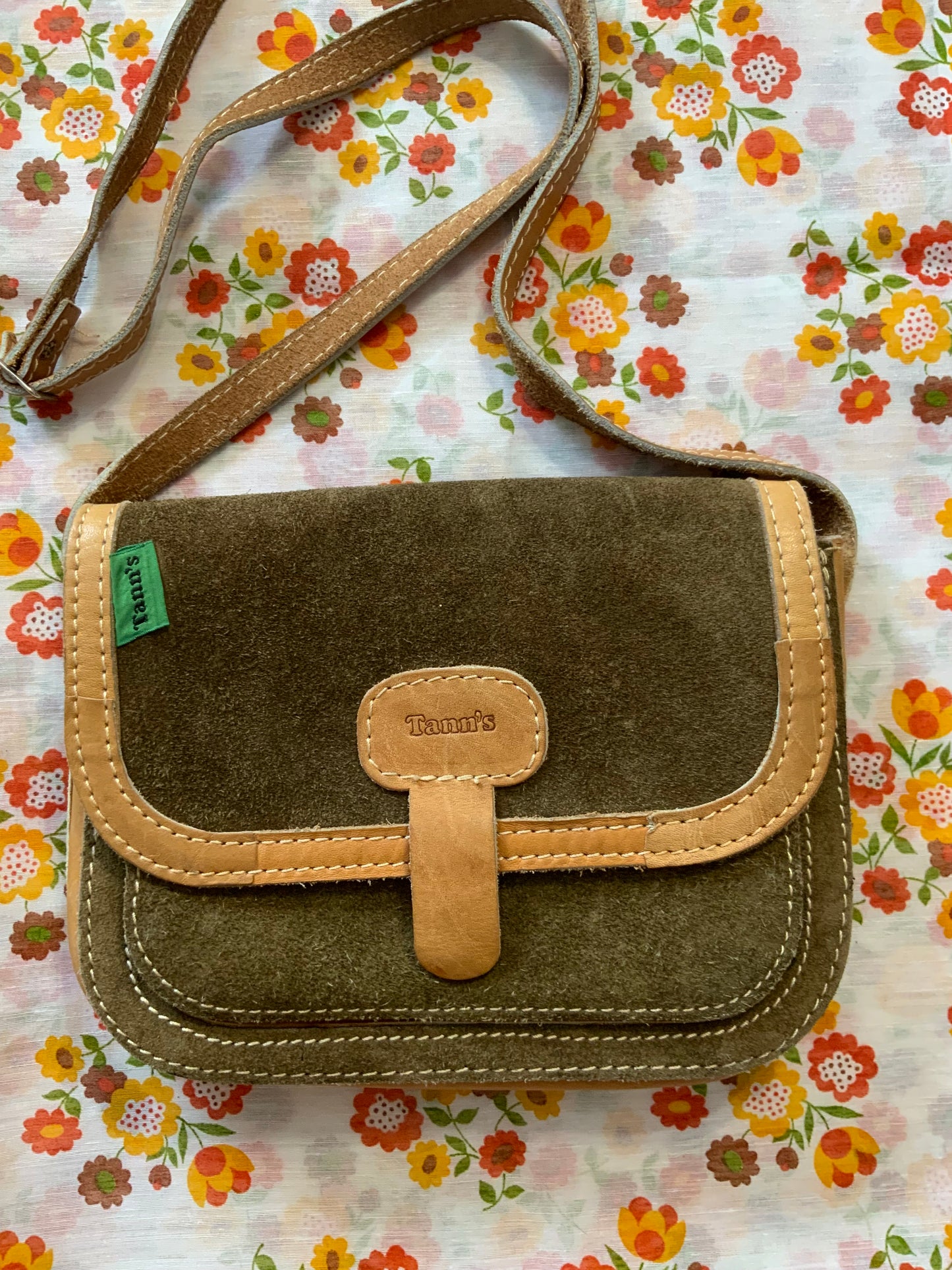 Sac à main Bandoulière Le Tann’s Daim Kaki Iconique 1980