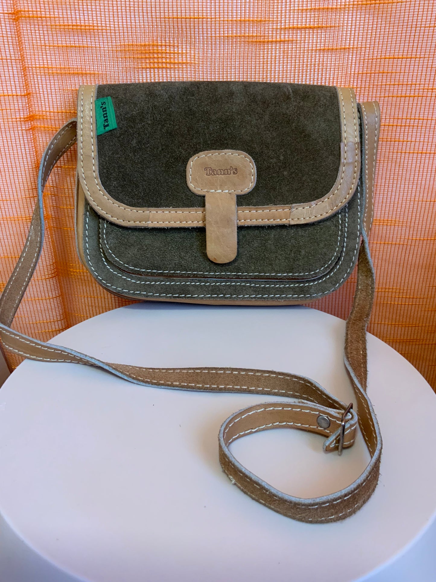 Sac à main Bandoulière Le Tann’s Daim Kaki Iconique 1980