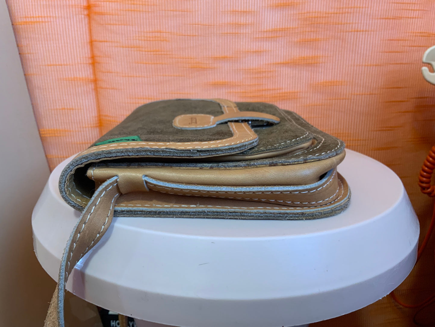 Sac à main Bandoulière Le Tann’s Daim Kaki Iconique 1980