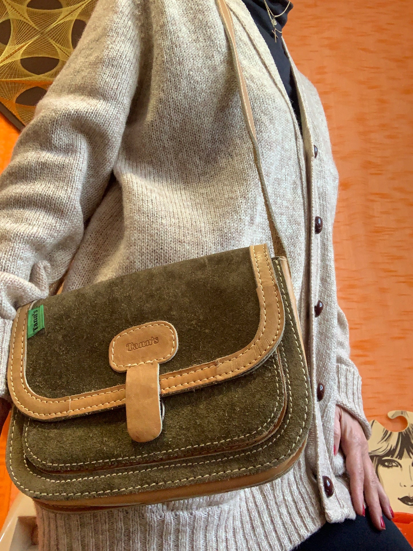 Sac à main Bandoulière Le Tann’s Daim Kaki Iconique 1980