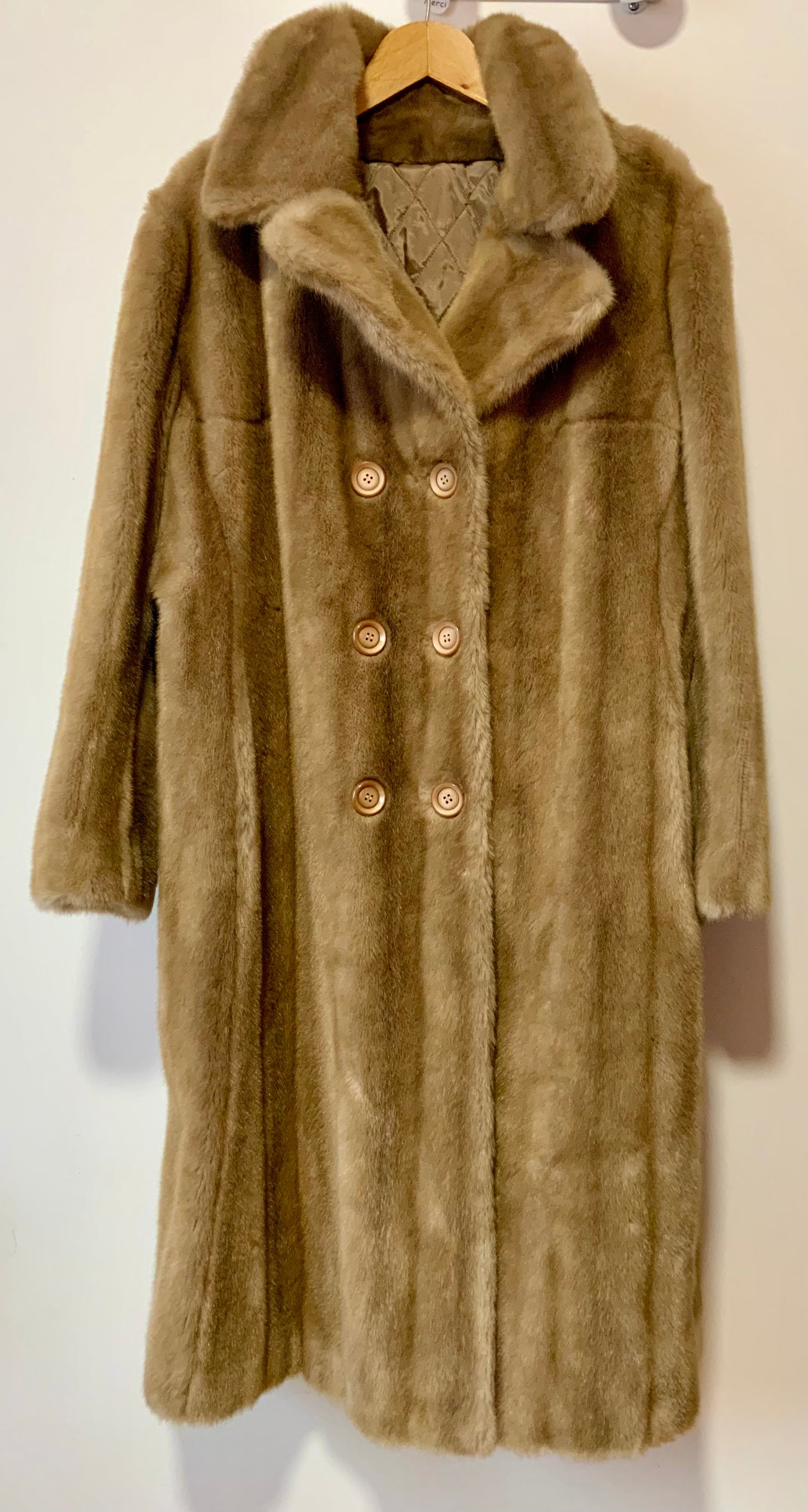 Grand manteau en fourrure synthétique Confection 1960/70 Beauté Vintage