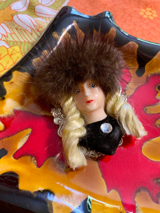 Broche Tête de Femme Vintage 1980