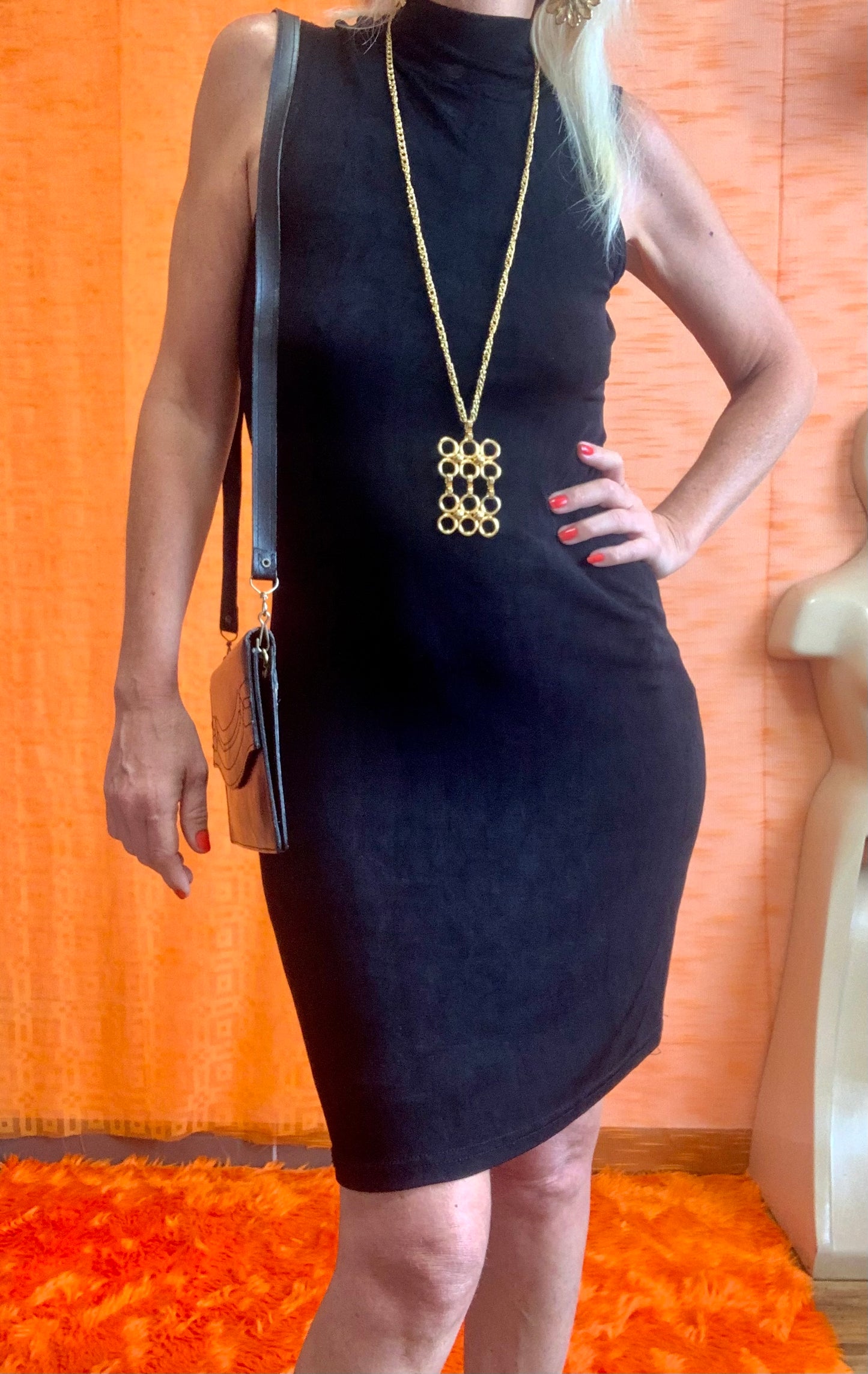 Petite robe noire Vintage 1990 Col montant
