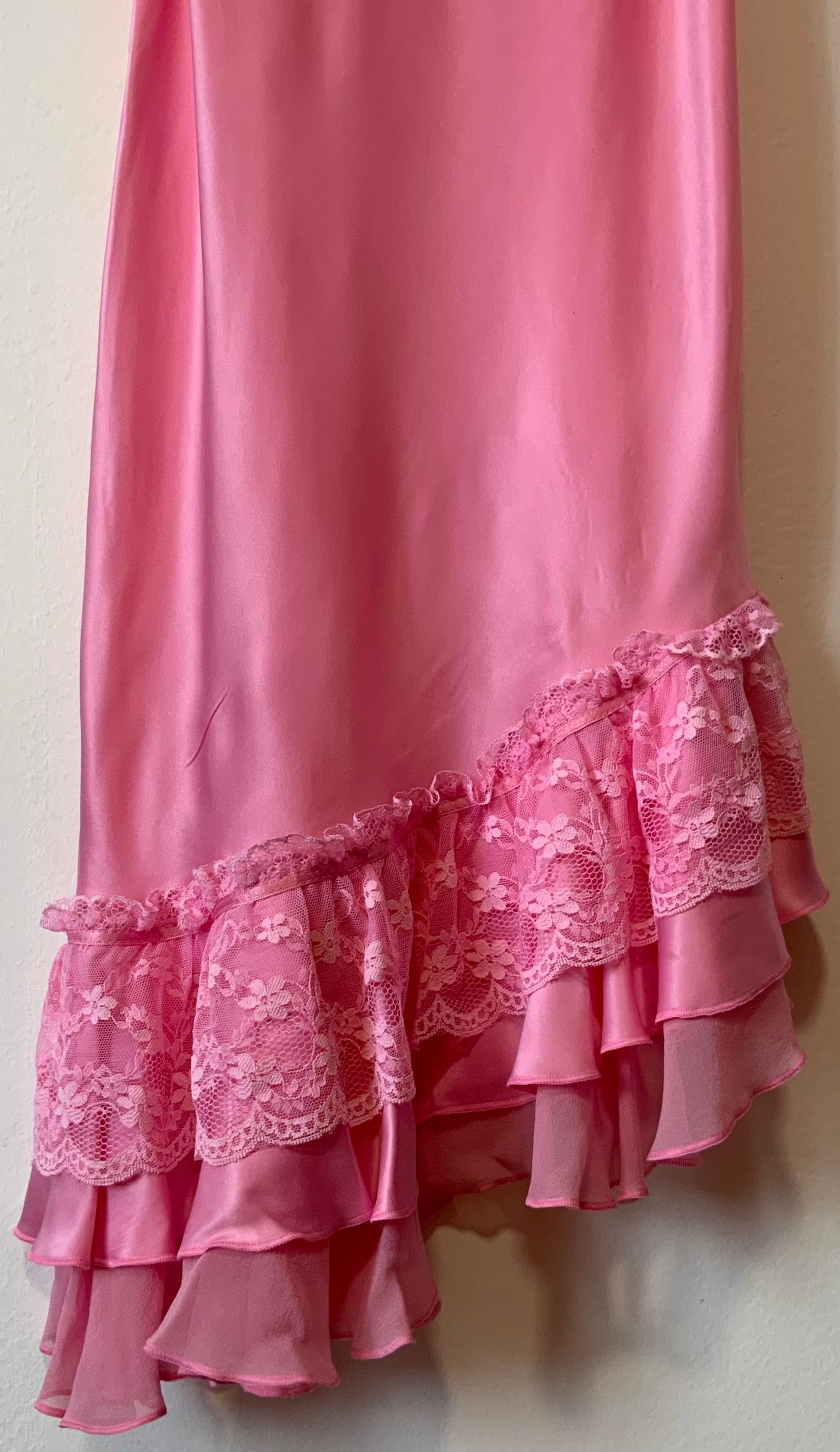 Robe En pure soie Rose Dentelle Sexy Modèle Miss Vintage 1990