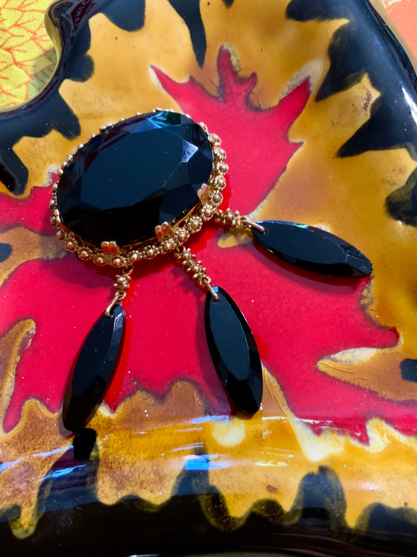 Sublime broche métal et pierres en verre noir Vintage Ancienne