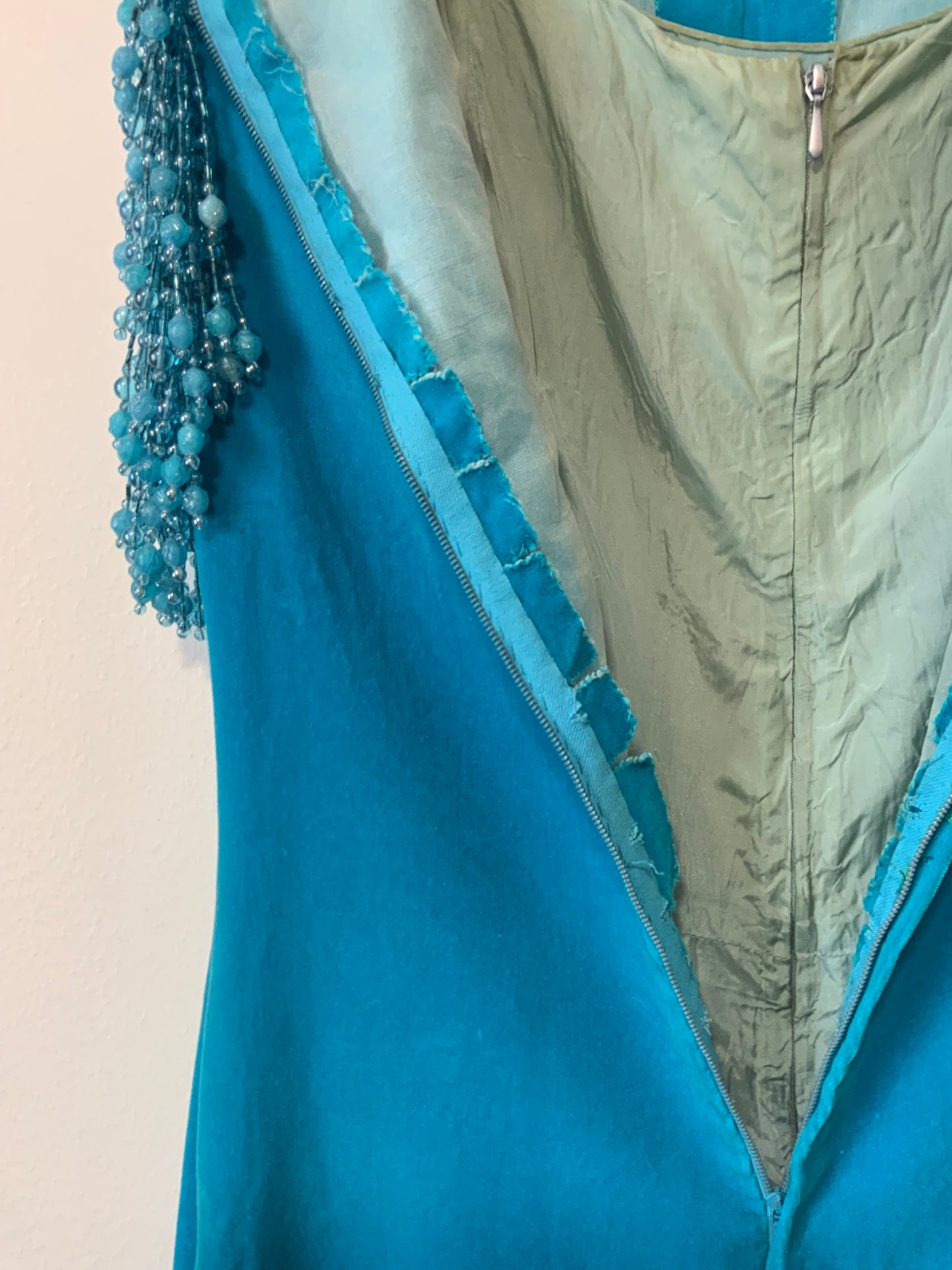 Élégante robe 1970 confection main Turquoise Velours et perles de verre- Unique