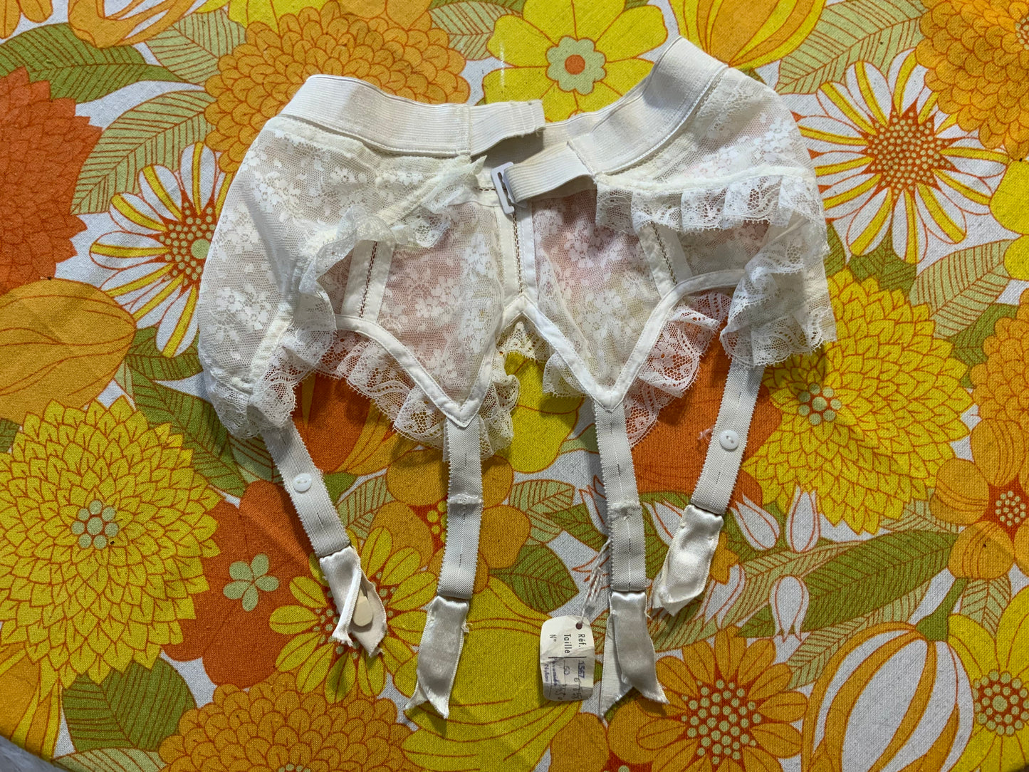Lingerie porte Jarretelles Dentelle Fleur blanche neuf 1970 Deadstock France
