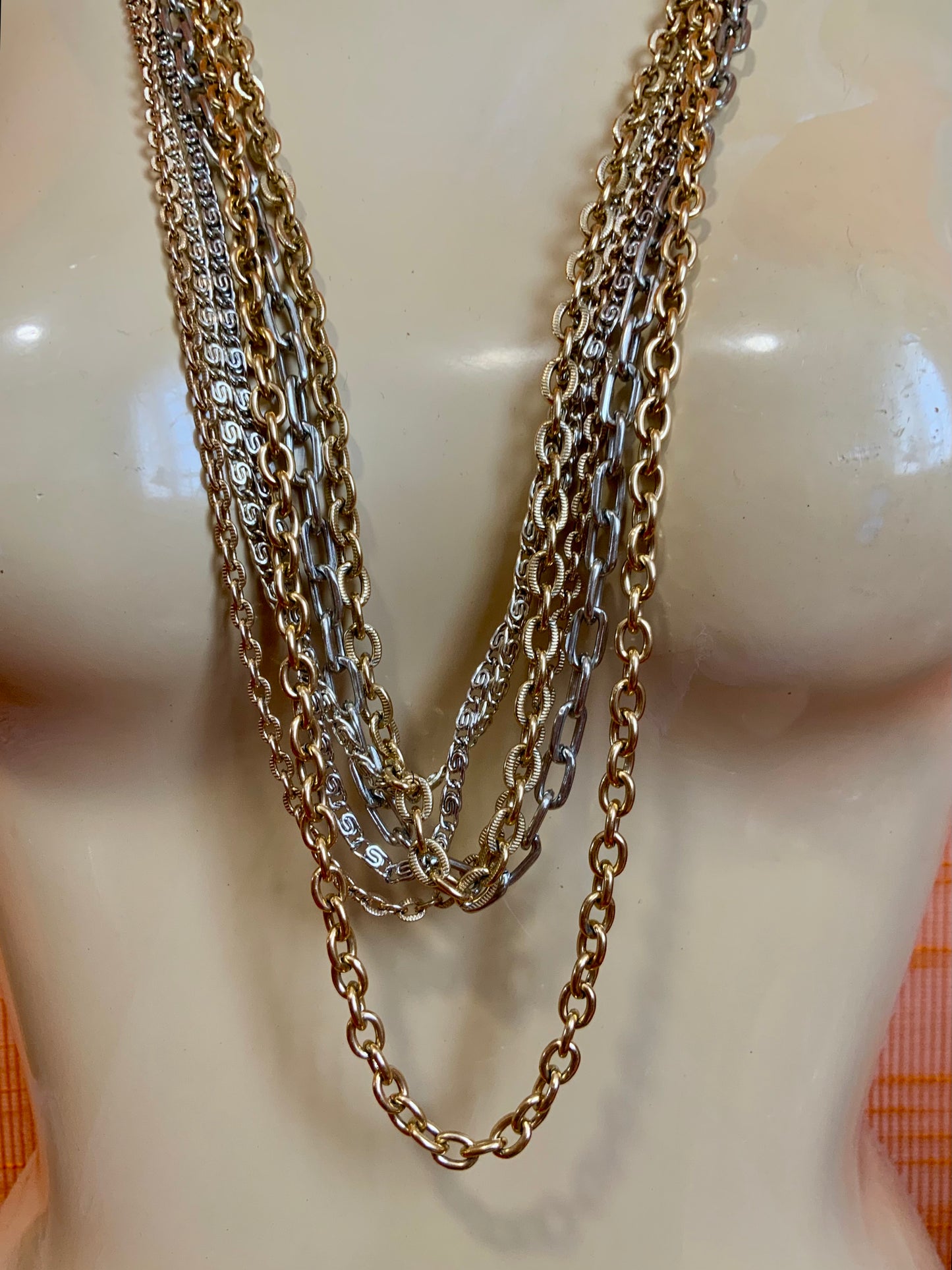 Collier 6 rangs chaînes metal doré et argenté Vintage