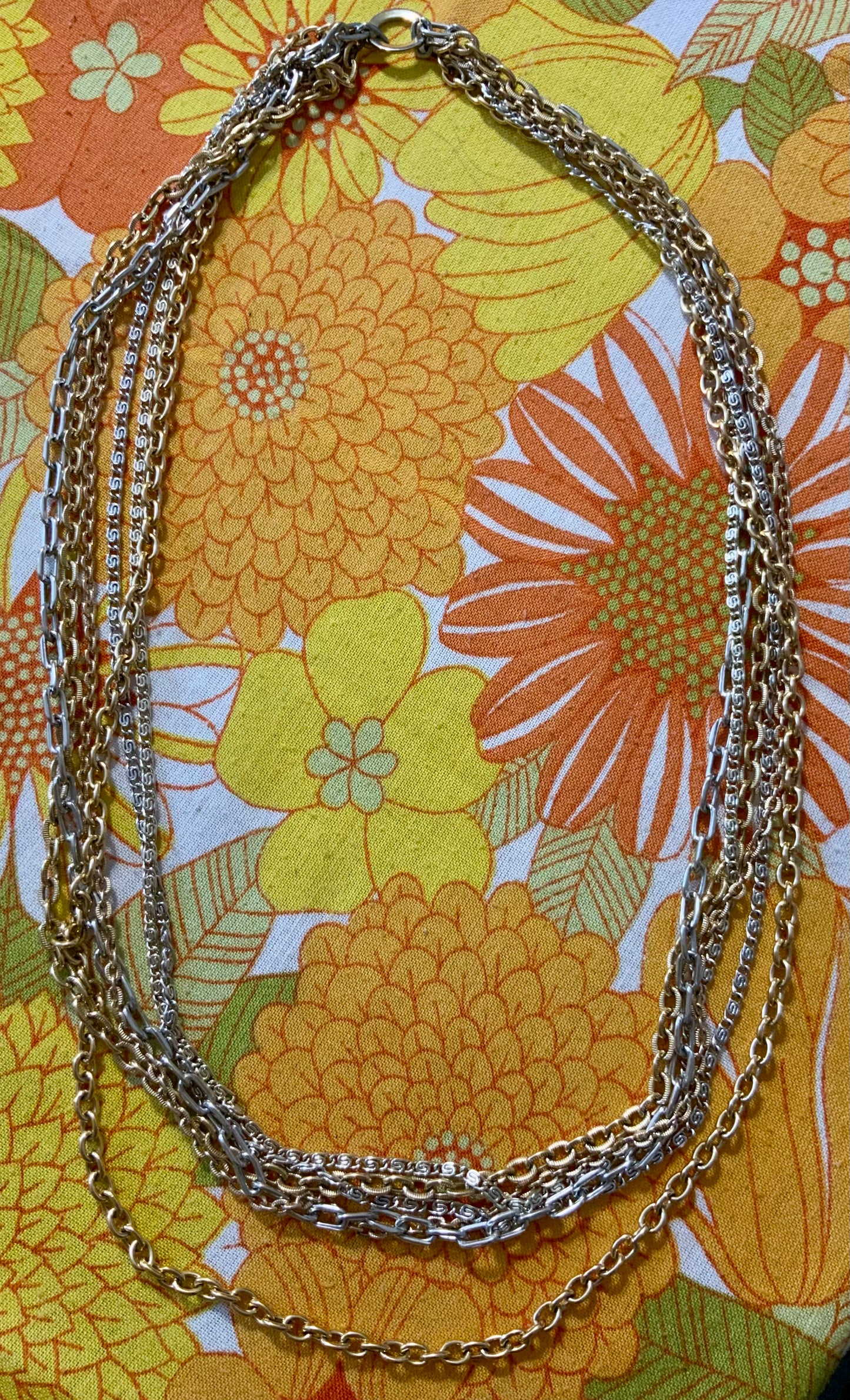 Collier 6 rangs chaînes metal doré et argenté Vintage