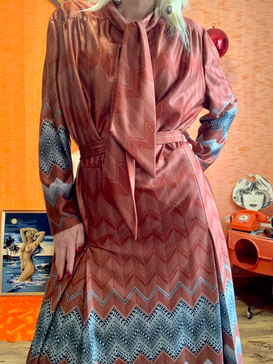 Magnifique robe plissée Création Faite à la main Vintage Ancien Col Lavaliere