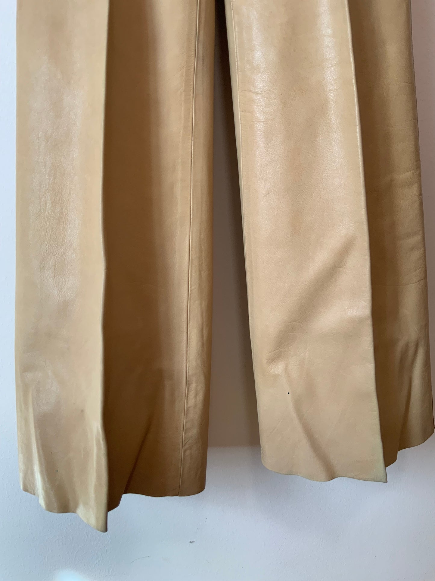 Sublime Pantalon pattes d’éléphant Flare 1970 Cuir beige Furs Ettex Paris