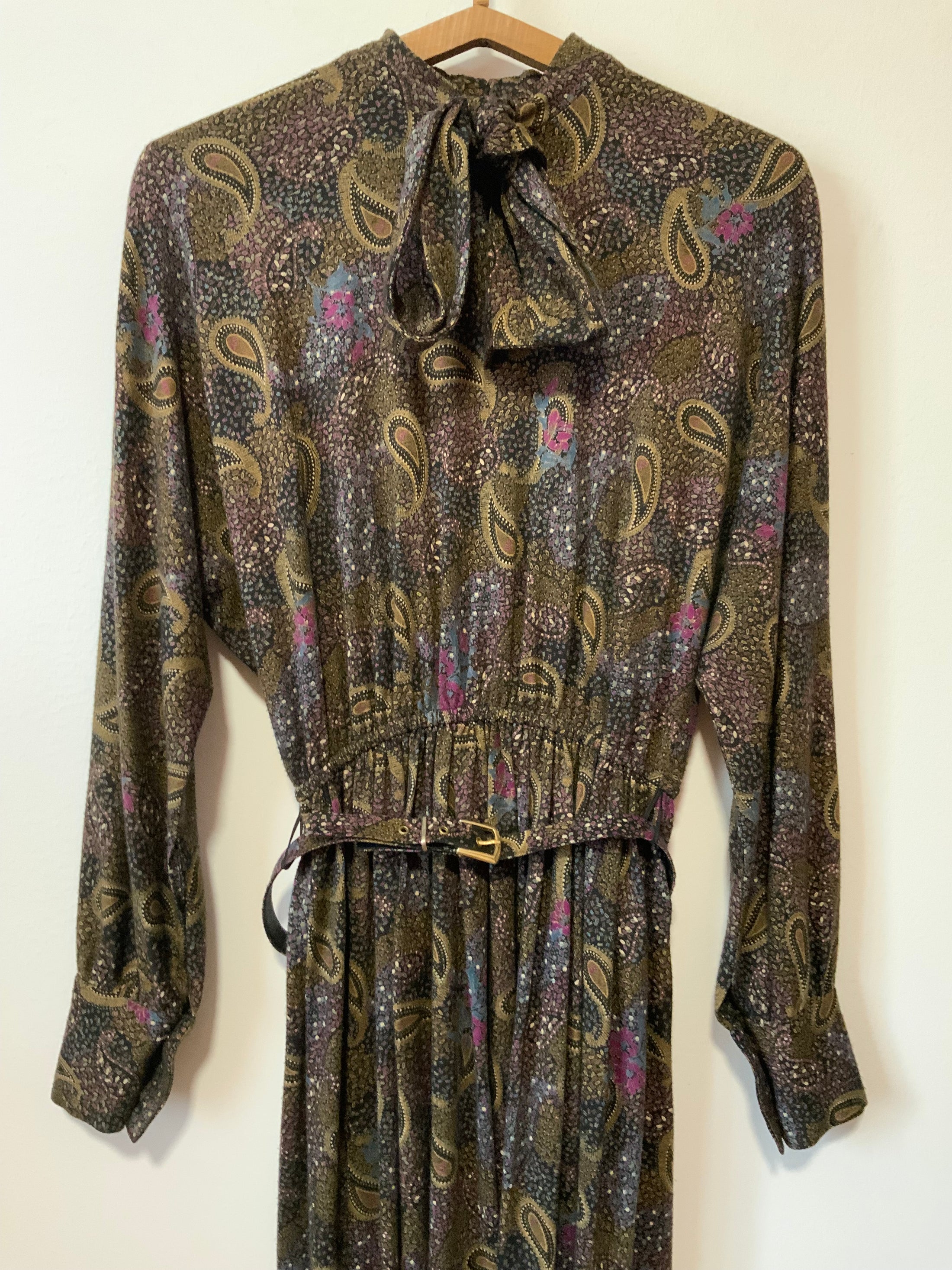 Robe Longue Avec Ceinture France Vintage 1970 80 Motifs Cachemires robe-longue-avec-ceinture-france-vintage-1970-80-motifs-cachemires