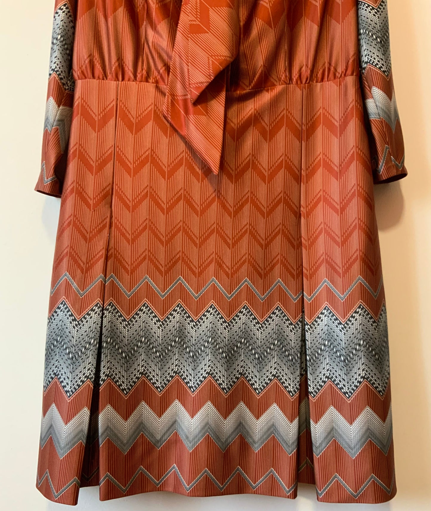 Magnifique robe plissée Création Faite à la main Vintage Ancien Col Lavaliere