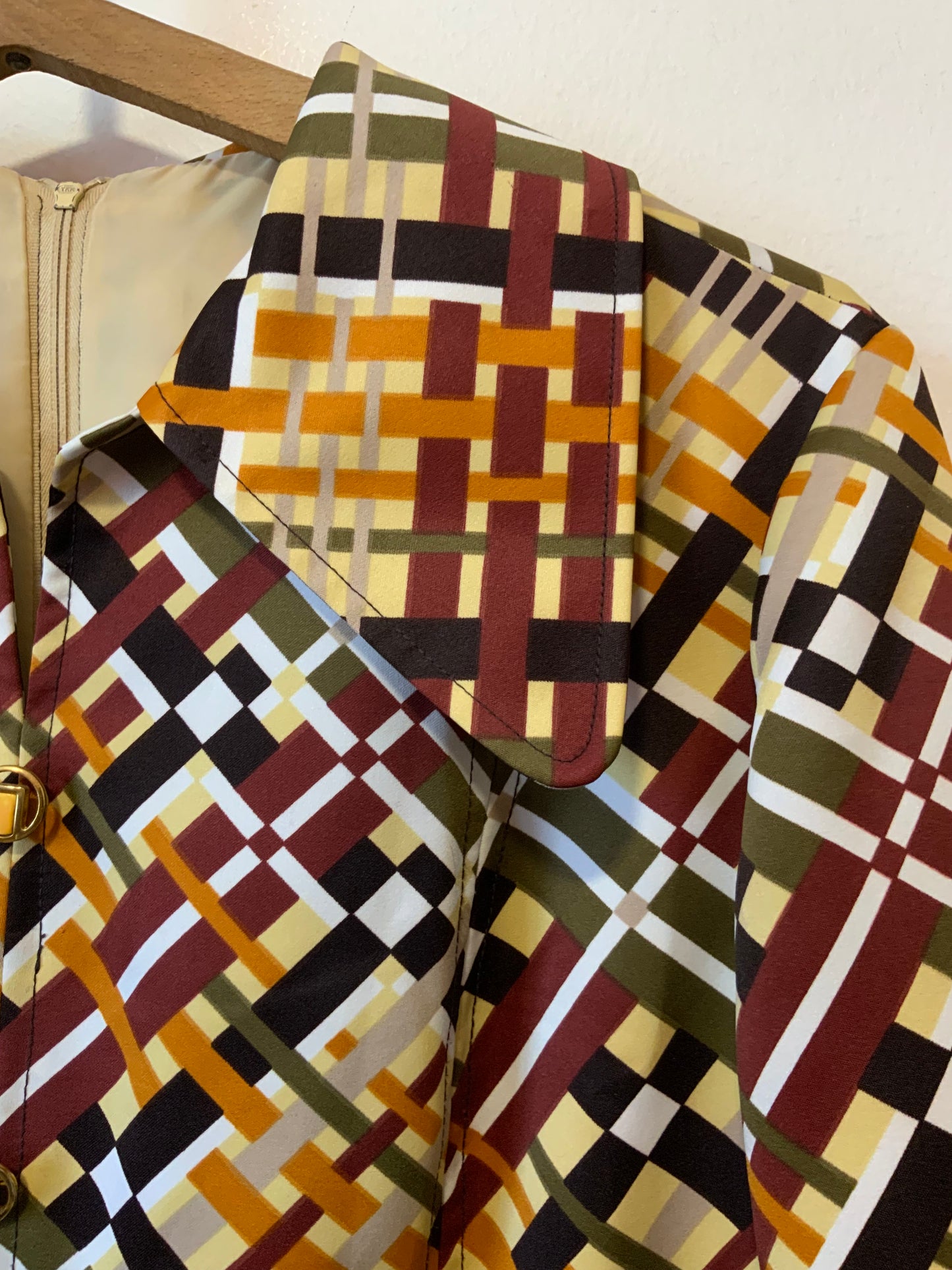 Sublime Robe a motifs géométriques Col pelle à tartes Vintage Création