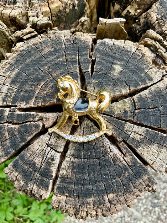 Broche métal doré Jouet cheval à bascule Vintage