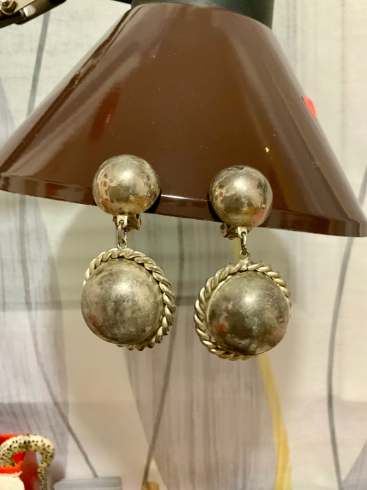 Boucles d’oreilles pendantes boules Vintage 1980/90