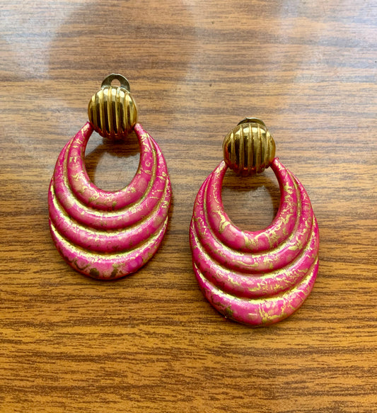 Boucles d’oreilles Roses et dorées pendantes Vintage 1980