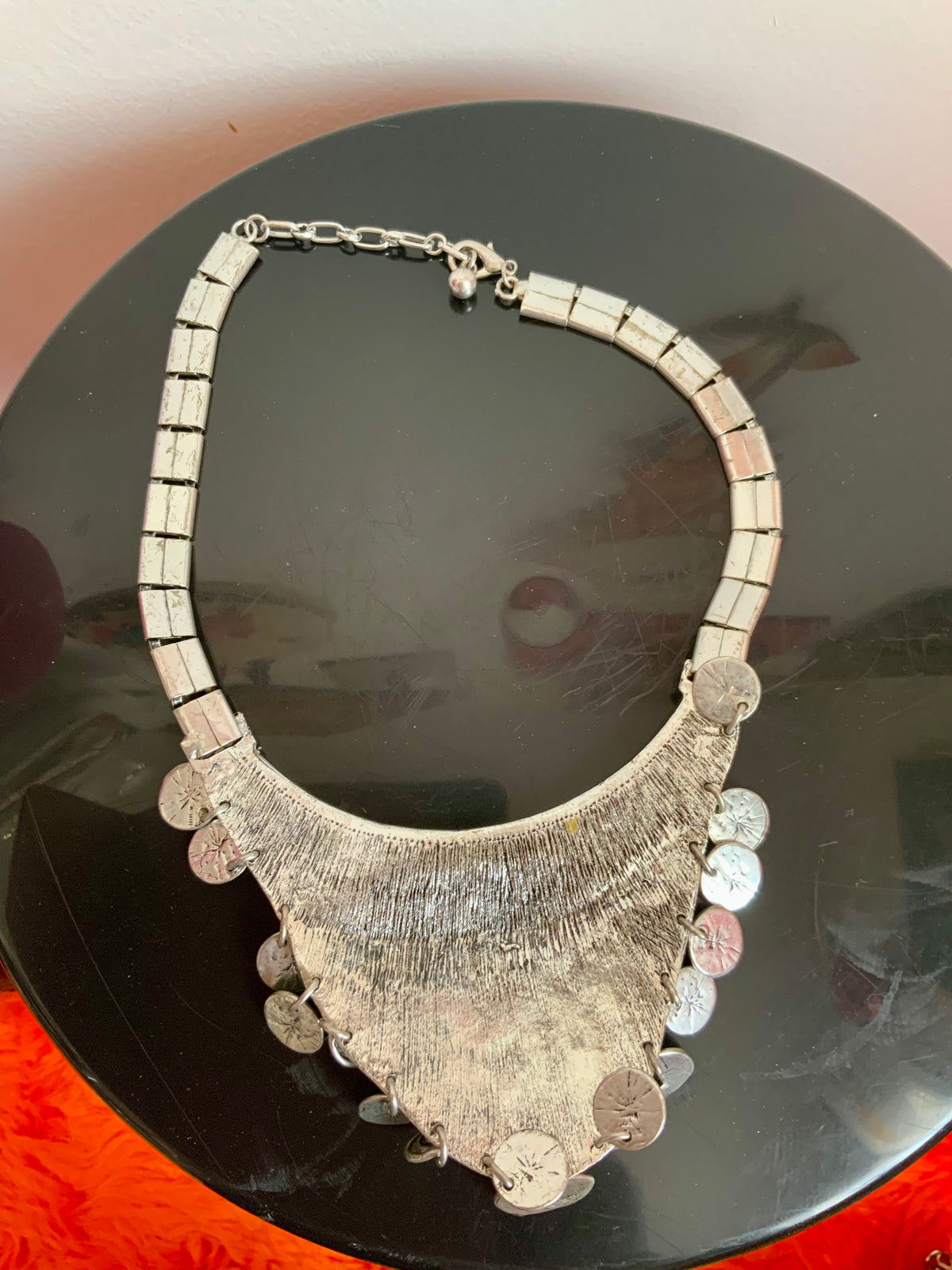 Sautoir Collier Métal Argenté Vintage Années 80-90 - Longueur Plus De 90 Cm - Occasion - Bijou Rétro Et Audacieux
