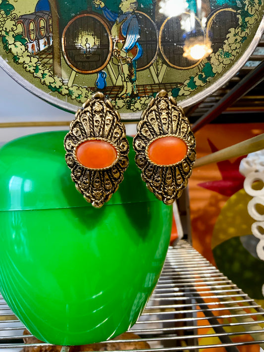 Ravissantes boucles d’oreilles 1980
