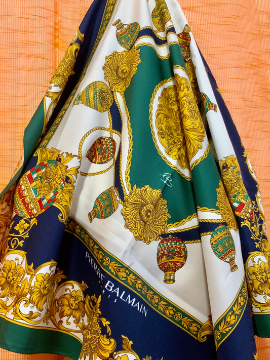 Foulard Pierre Balmain Classique Chic Vintage Motifs Fleurs de Lys