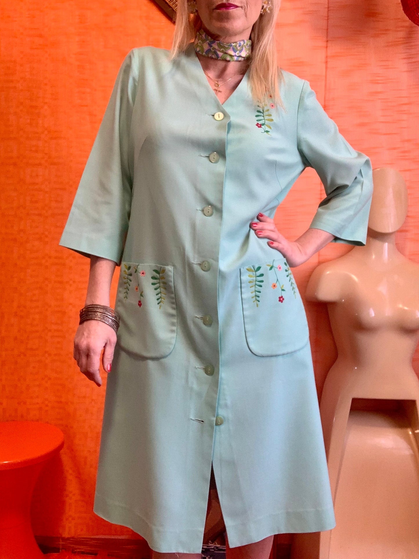 Robe Blouse Boutonnée Verte Fleurs broderies Vintage France 1970