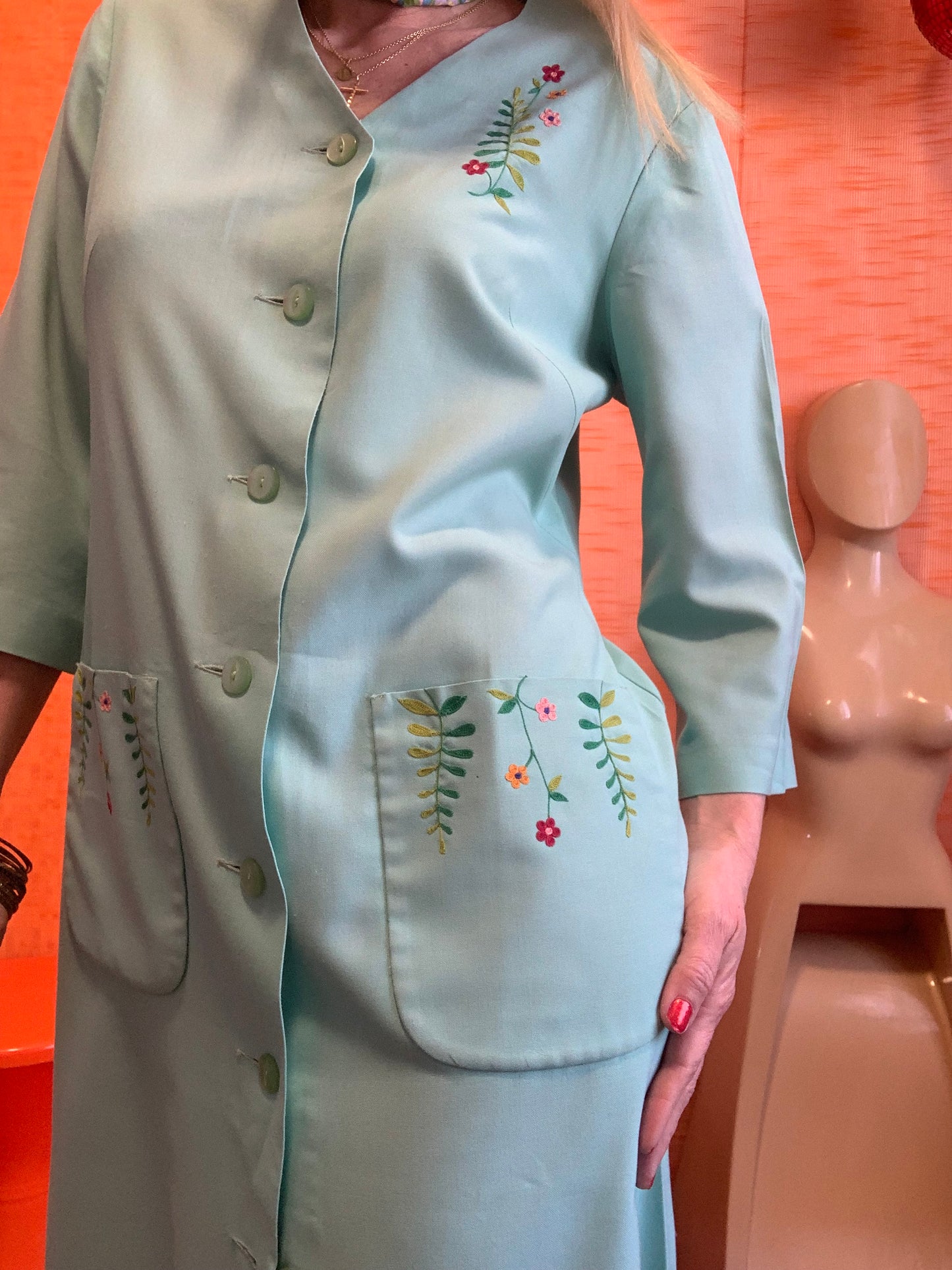 Robe Blouse Boutonnée Verte Fleurs broderies Vintage France 1970
