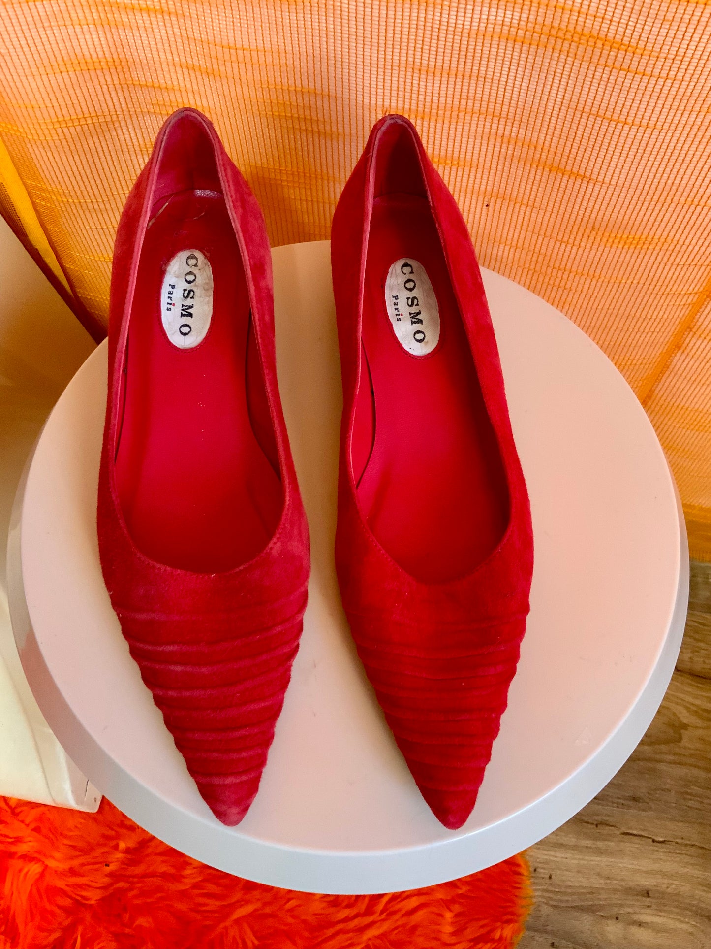 Chaussures daim rouge Paris Vintage 1990