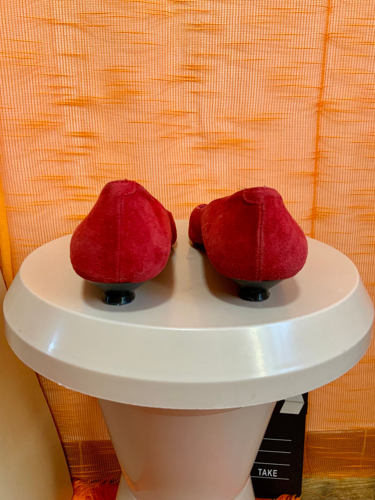 Chaussures daim rouge Paris Vintage 1990