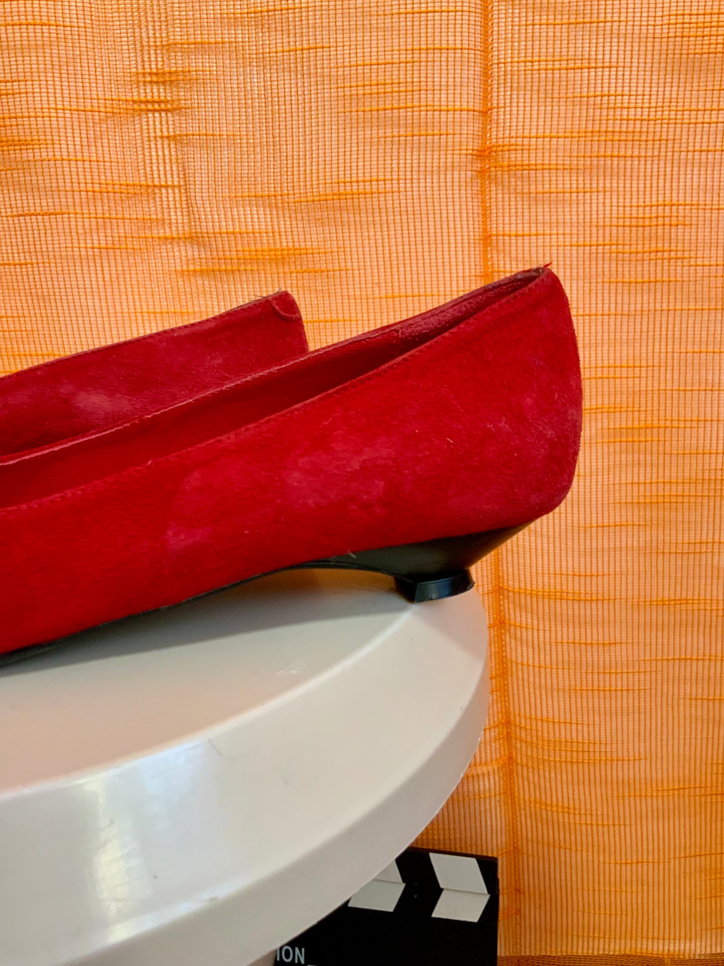 Chaussures daim rouge Paris Vintage 1990